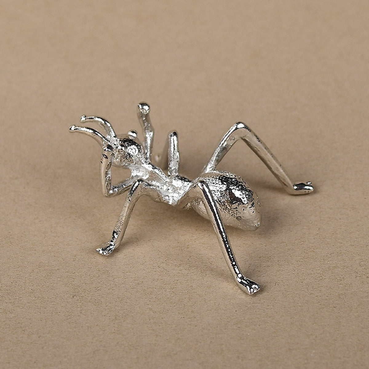 Creative Alloy Little Ant Figurine Sphere Holders
