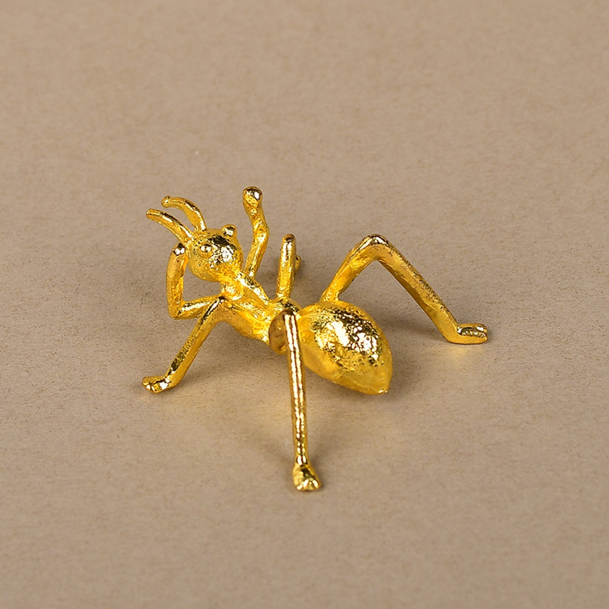Creative Alloy Little Ant Figurine Sphere Holders