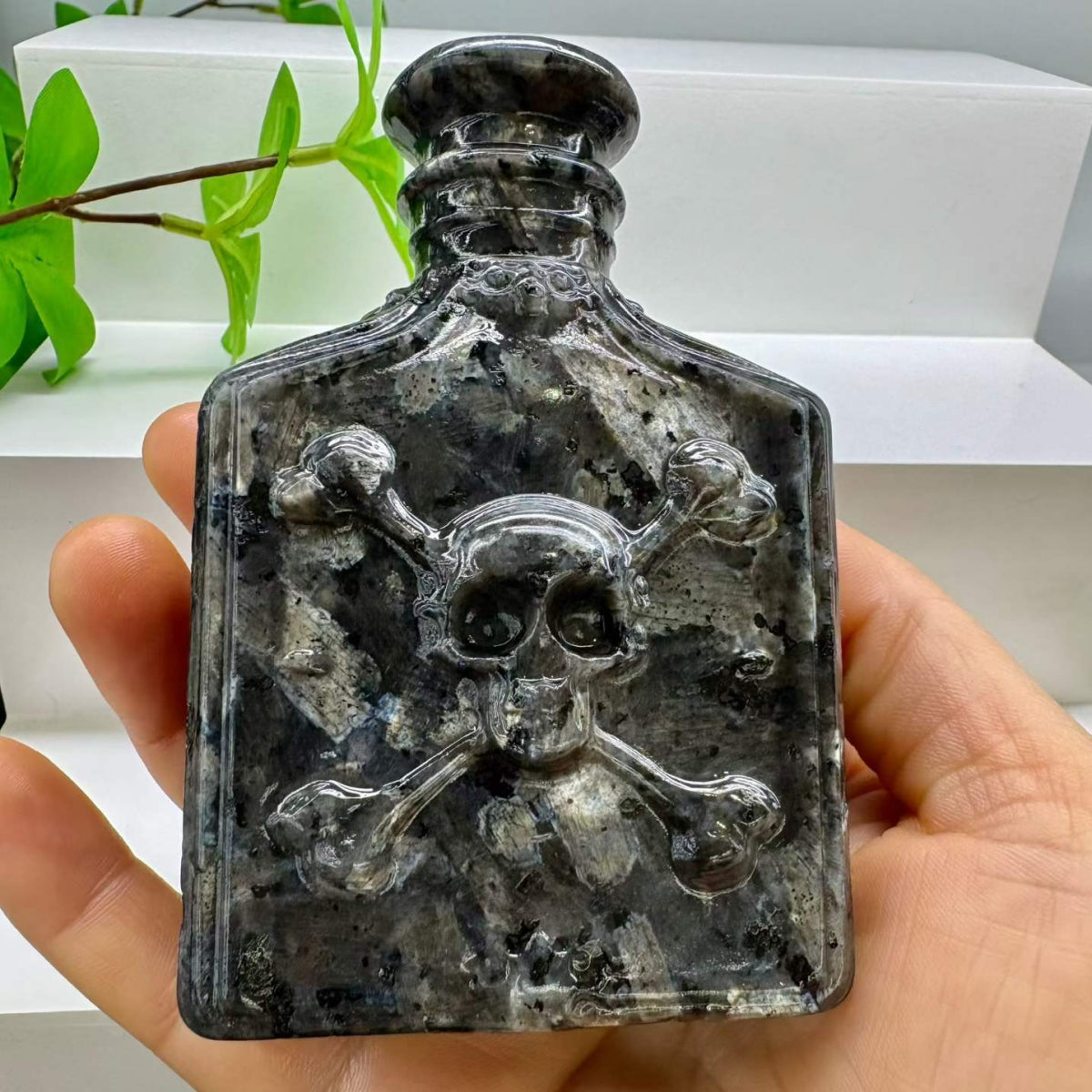 Crystal Skull Bottle Halloween Carvings 3.93"