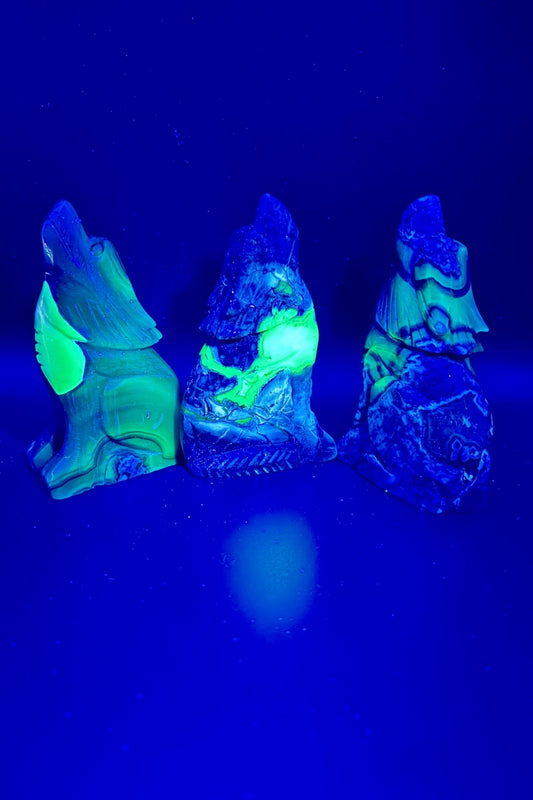 Flashy UV Volcano Agate Wolf Carving 5.17"