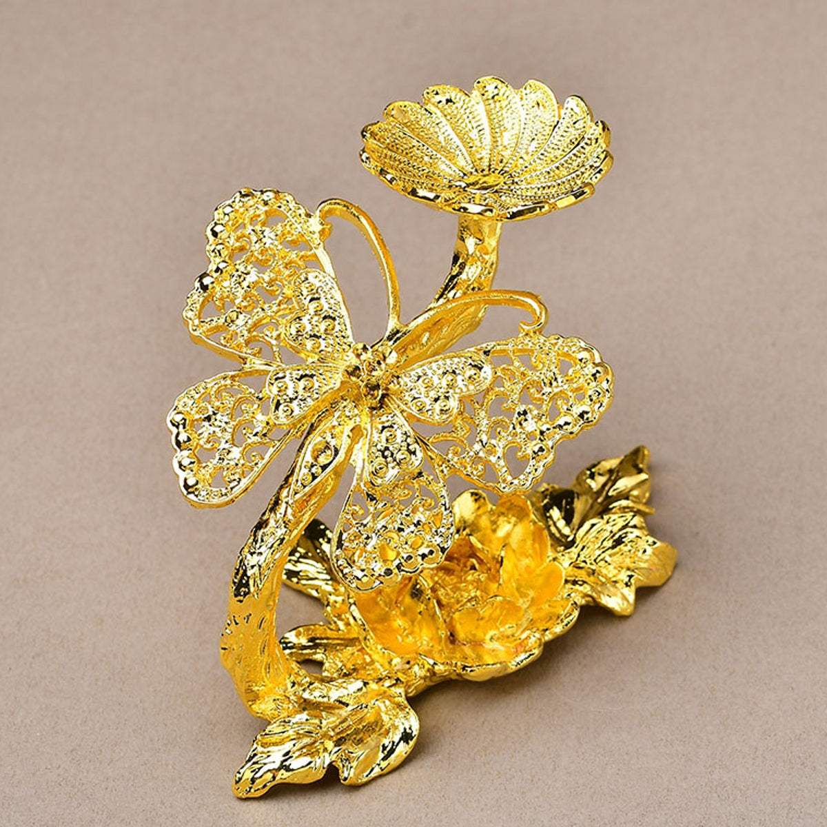 Hollowed-out Butterfly Metal Craft Sphere Holders