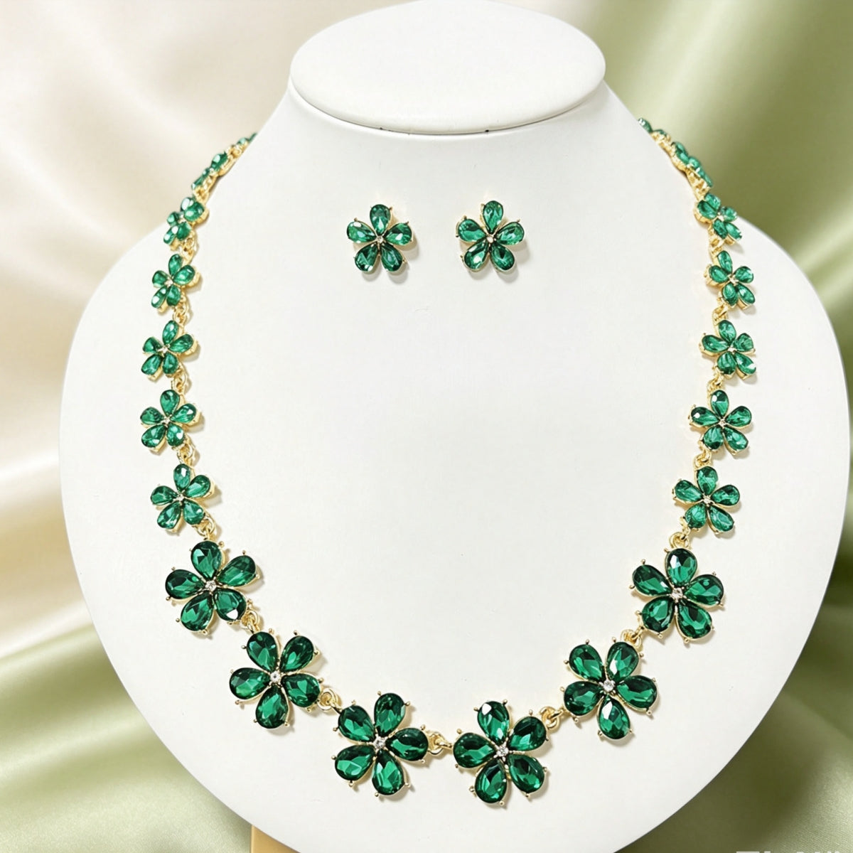 Luxury Clavicle Chain Exquisite Fashion Alloy Diamond-Embedded Floral Necklace and Earring Set
