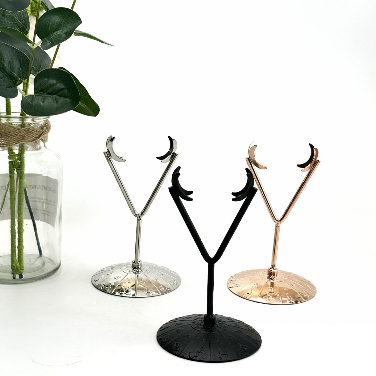 Metal Diamond-Shaped Bracket Holders 4.6"