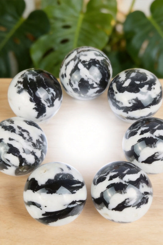 Black Zebra Sphere Crystal Balls 500g