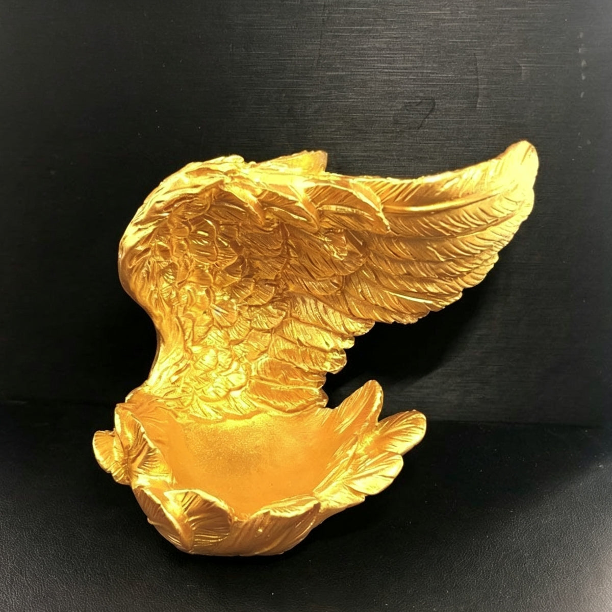 Shell Feather Resin Sphere Holders 2.36"