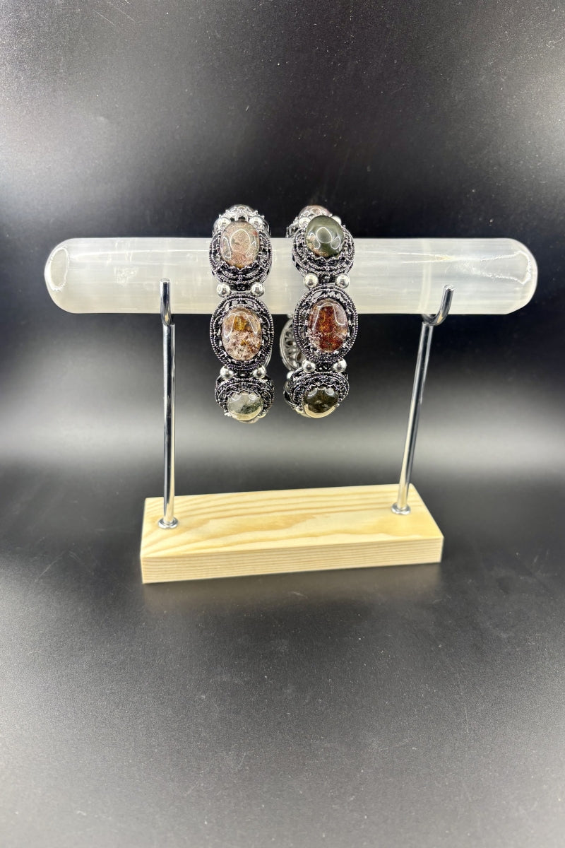 Single Selenite Bar Bracelets Holder with A Free Wood Stand Set 7.87"