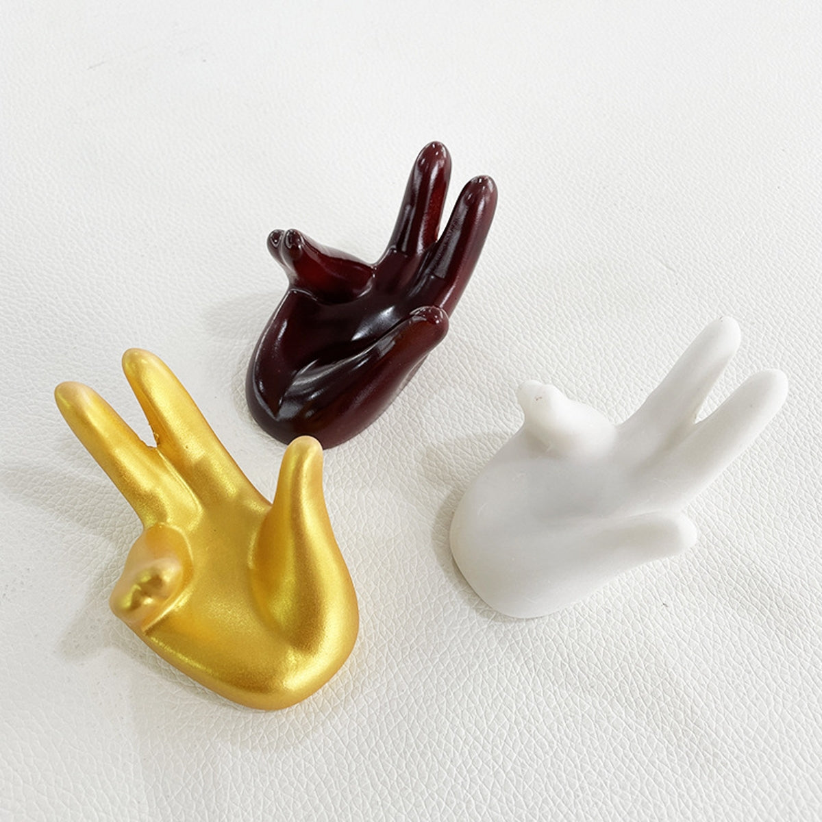 Small hand single-hand resin craft Stand Sphere Holders
