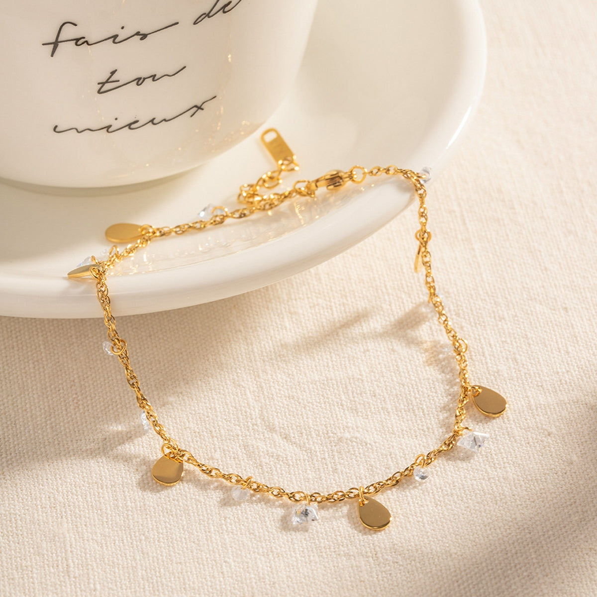 Transparent Crystal Pendant with Droplet-Shaped Pieces Tassel-Style Anklet