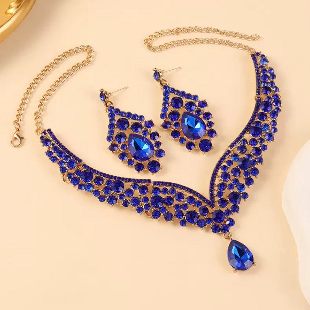 Two-Piece Set of Versatile Necklace and Earrings Featuring Luxurious  Crystal Accents