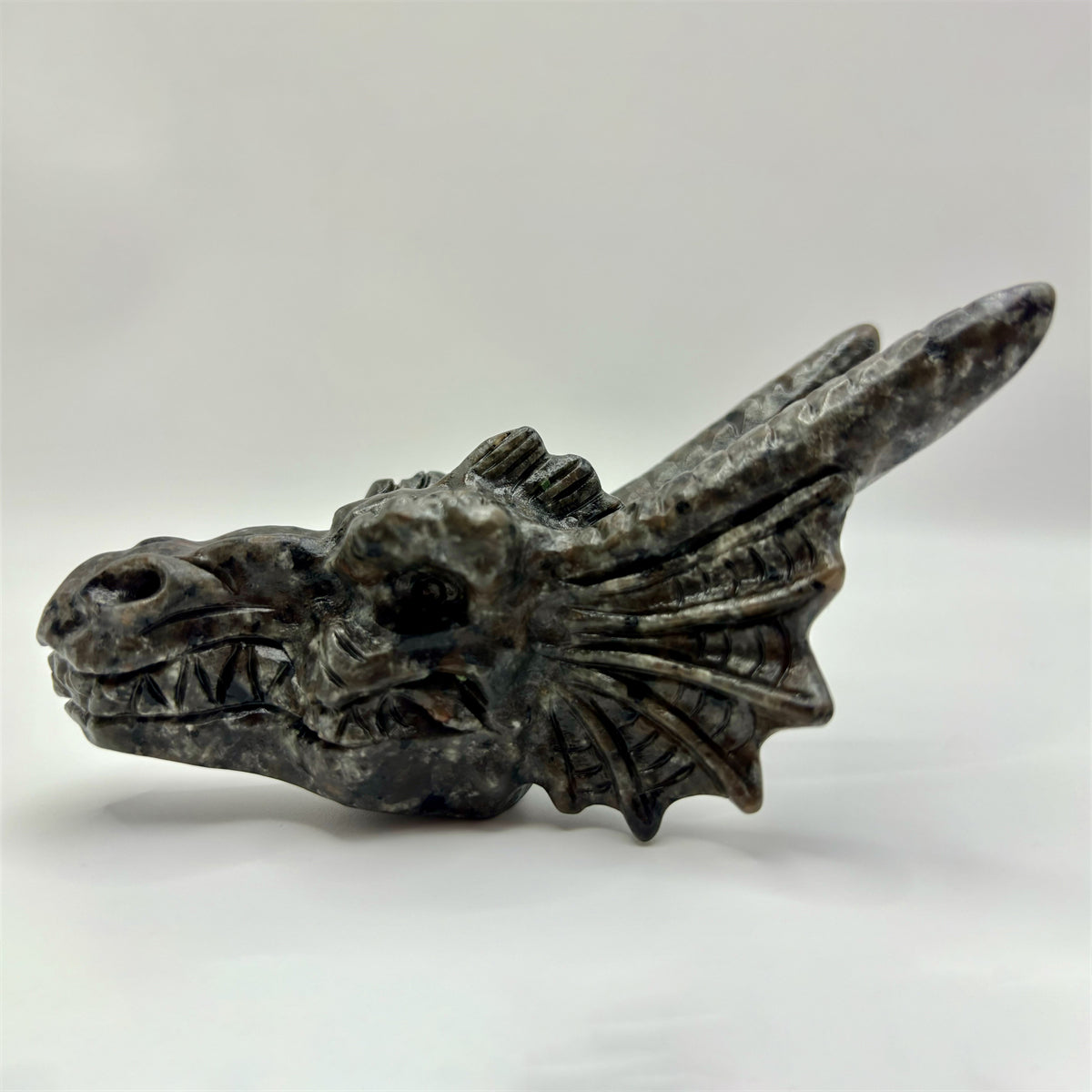 Yooperlite Dragon Head Carving Natural Crystal Figurine Decoration